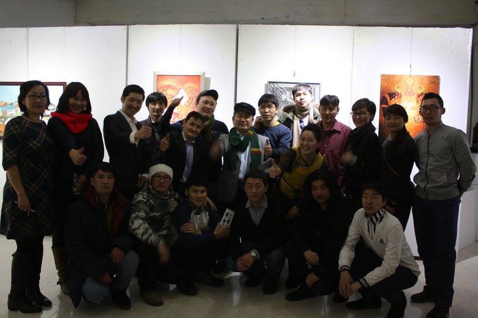 Сонсголын бэрхшээлтэй уран бүтээлчдийн “Аниргүй дэх өнгө” үзэсгэлэн дэлгэгдлээ